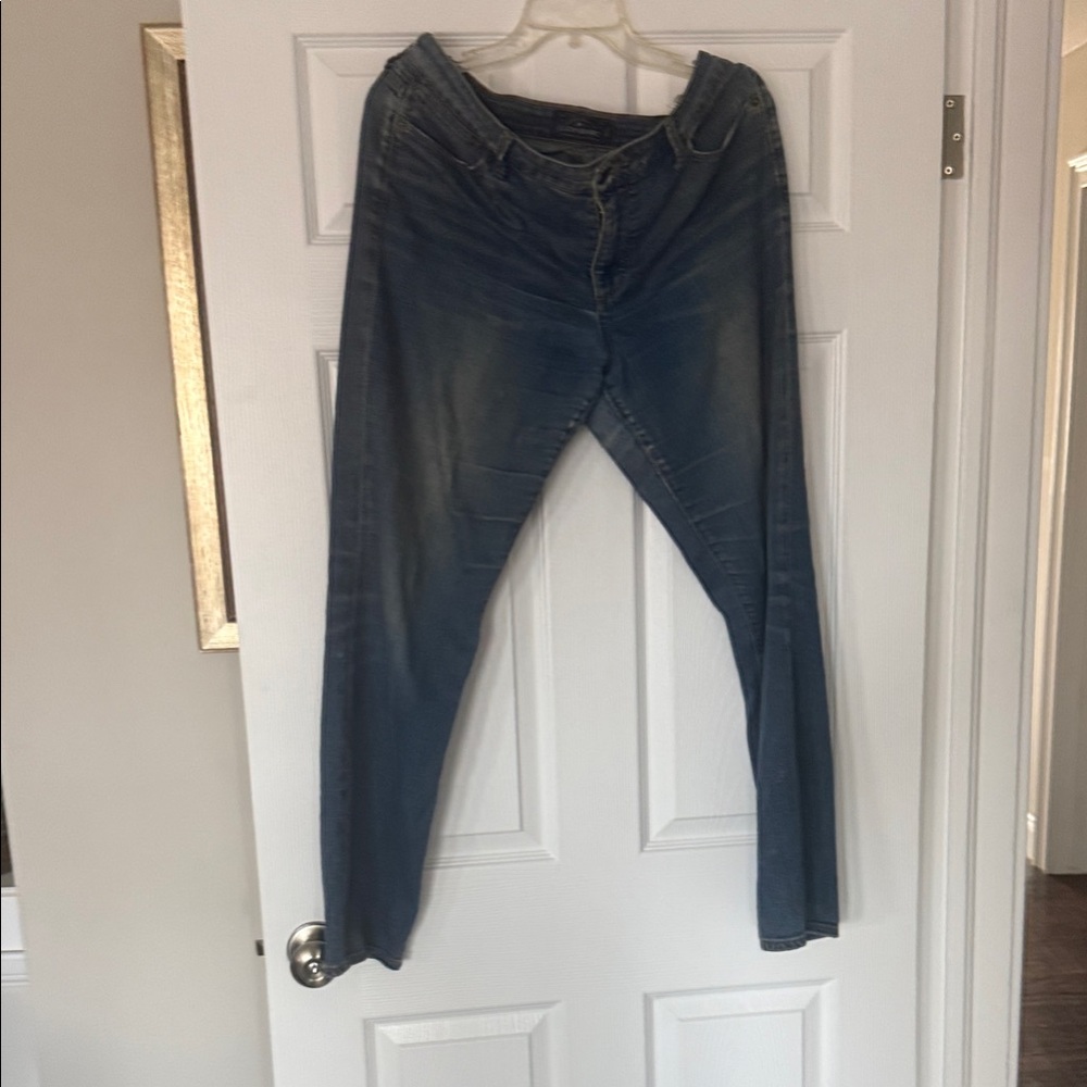 Lucky Brand Light Blue Denim Jeans